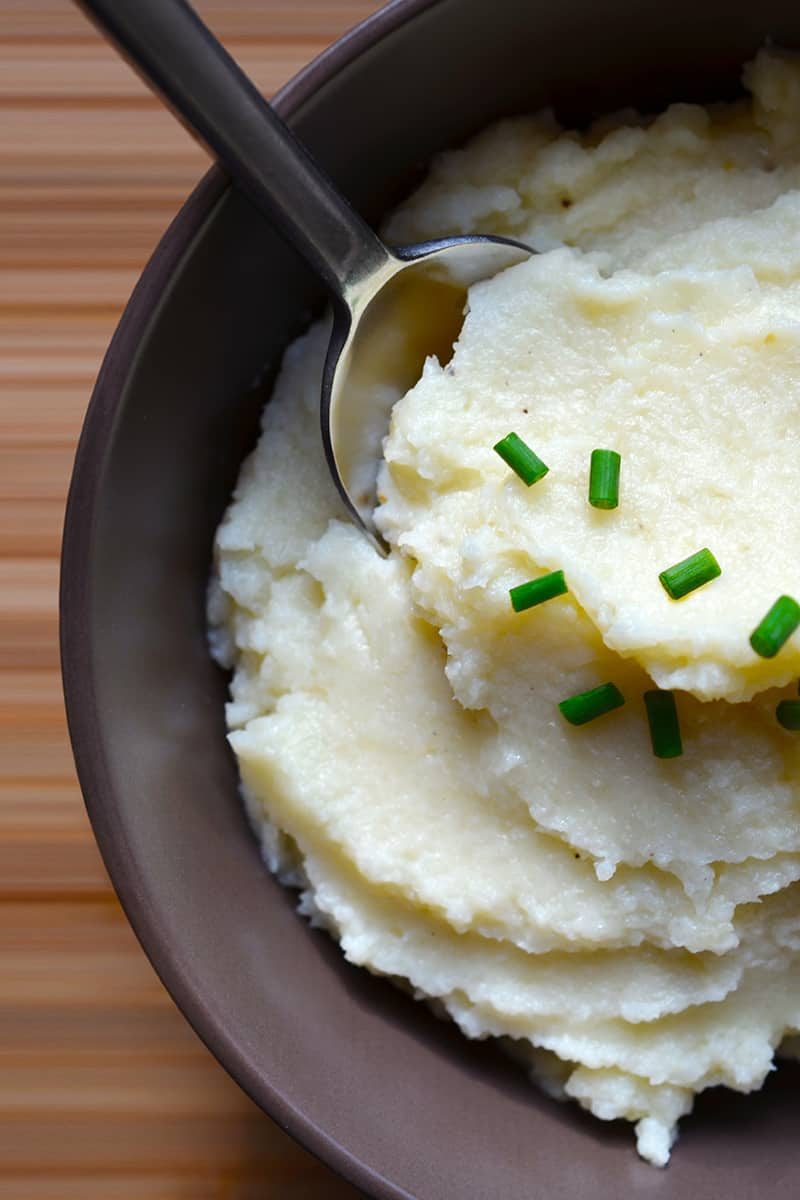 Weeknight Garlic Cauliflower Mashed Potatoes