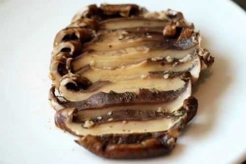Skillet Roasted Portobello Mushroom Packets with Lemon and Garlic
