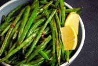 Crisp Lemon-Garlic Roasted Green Beans