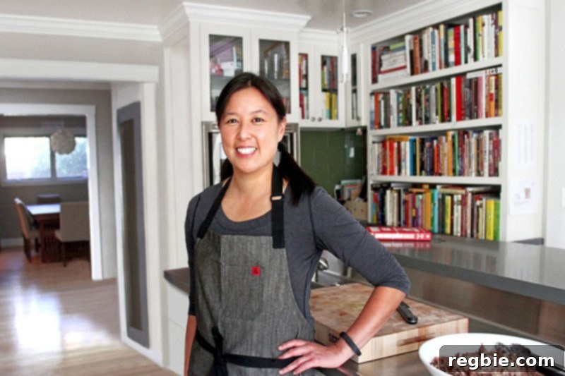 Your Essential 2015 Holiday Gift Selections 8 Person wearing a stylish Hedley & Bennett apron
